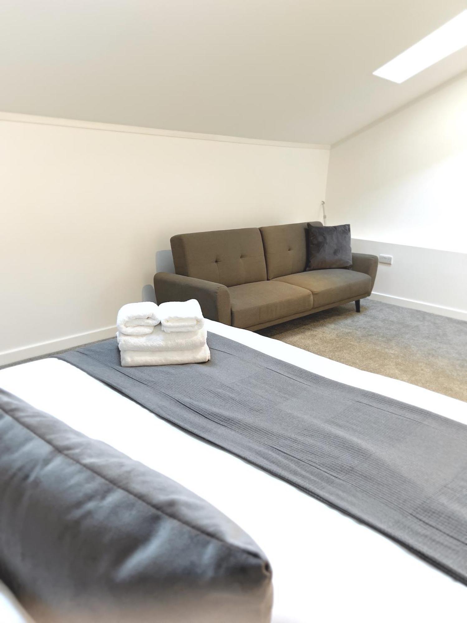 Ascot House Apartments ピーターバラ エクステリア 写真